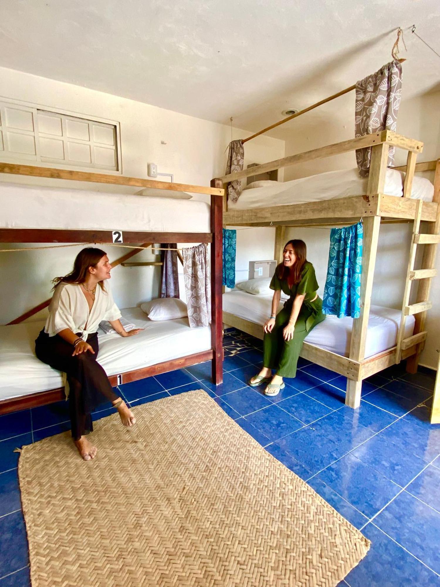 Barco Verde Hostel Остров Холбокс Экстерьер фото